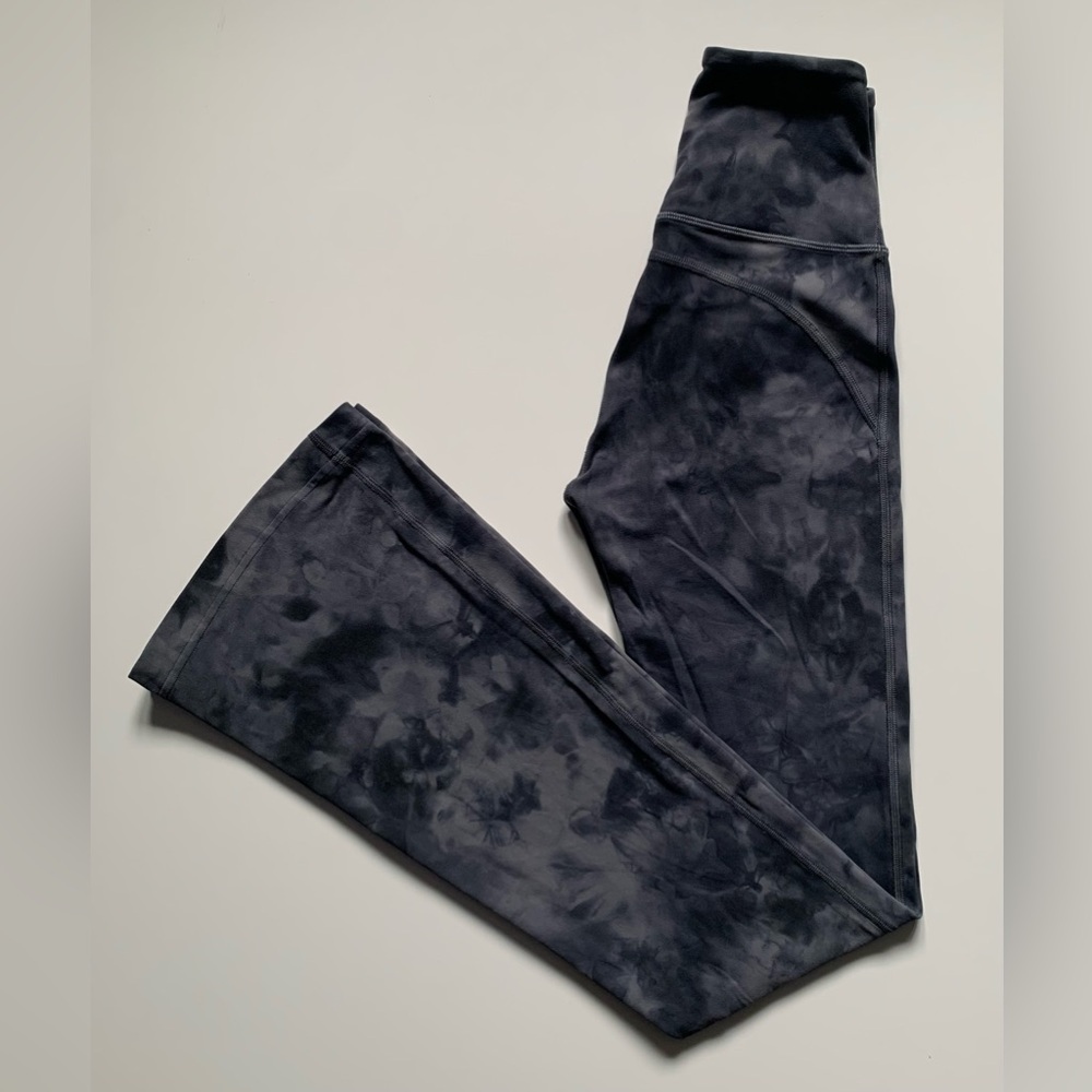 Lululemon Groove Super-High-Rise Flared Pant Nulu